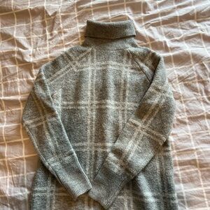 Banana Republic Gray Plaid Turtleneck Sweater